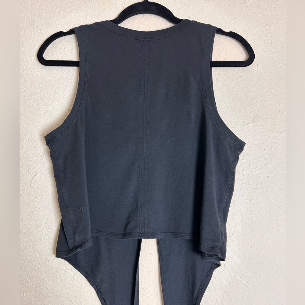 Lululemon time to restore tank top - Picture 4 of 8